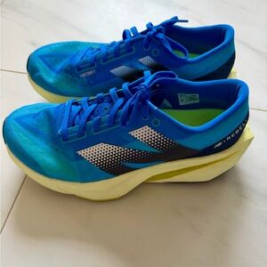 NB fuel cell rebel v3 women’s size 9